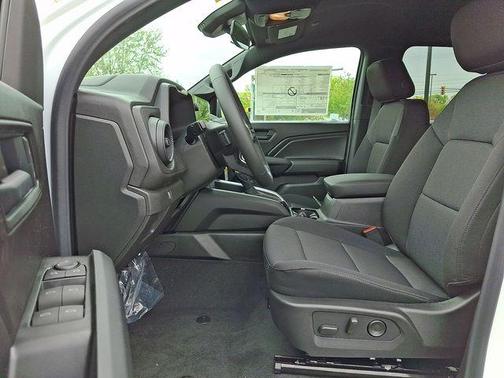 Summit White 2026 Chevrolet Colorado WT