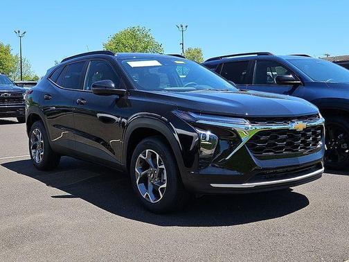 Black Metallic 2026 Chevrolet Trax LT