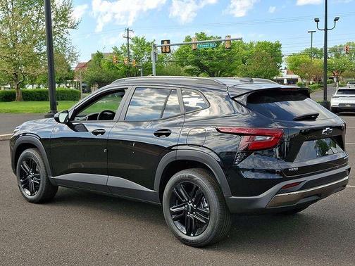 Black 2026 Chevrolet Trax ACTIV