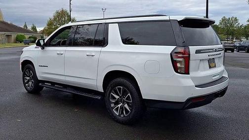 Summit White 2024 Chevrolet Suburban Z71