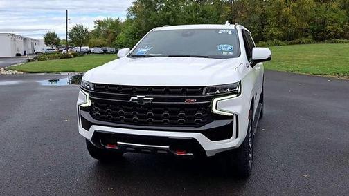 Summit White 2024 Chevrolet Suburban Z71