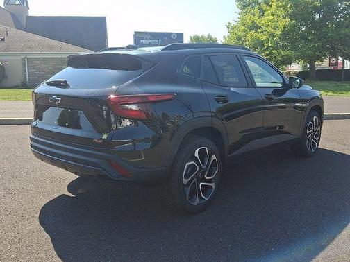 Black Metallic 2026 Chevrolet Trax 2RS