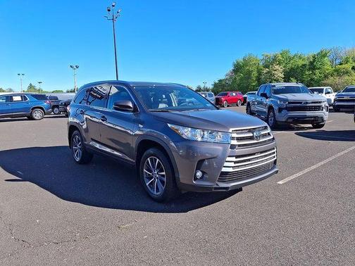 Predawn Gray Mica 2019 Toyota Highlander XLE