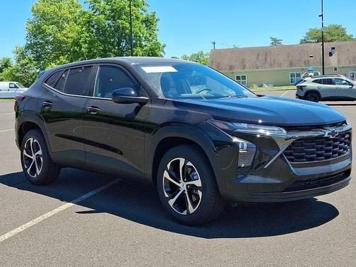 Black Metallic 2026 Chevrolet Trax 1RS