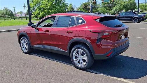 2025 Chevrolet Trax LS