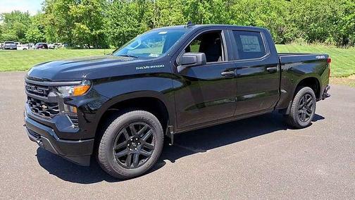 Black 2025 Chevrolet Silverado 1500 Custom