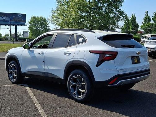 Summit White 2026 Chevrolet Trax LT