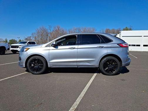 2022 Ford Edge ST Line