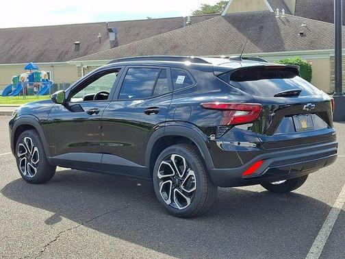 Black Metallic 2026 Chevrolet Trax 2RS