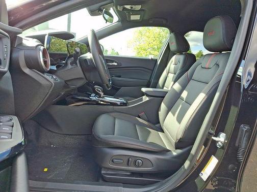 Black Metallic 2026 Chevrolet Trax 2RS