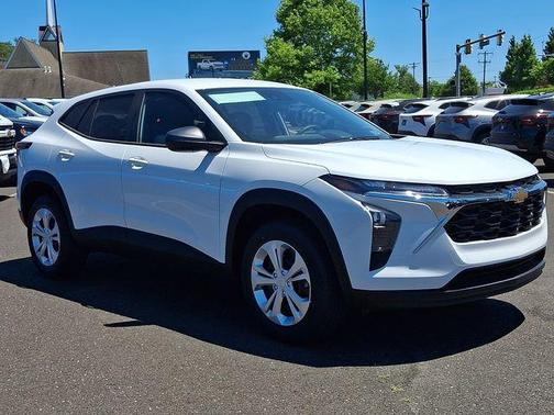 Summit White 2026 Chevrolet Trax LS