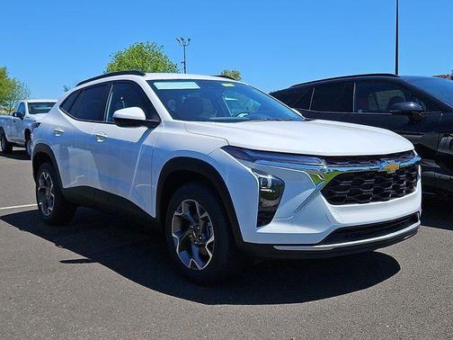 Summit White 2026 Chevrolet Trax LT