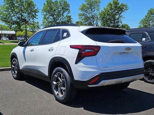 Summit White 2026 Chevrolet Trax LT
