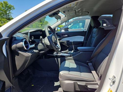 Summit White 2026 Chevrolet Trax LT