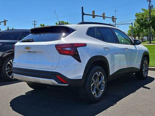 Summit White 2026 Chevrolet Trax LT
