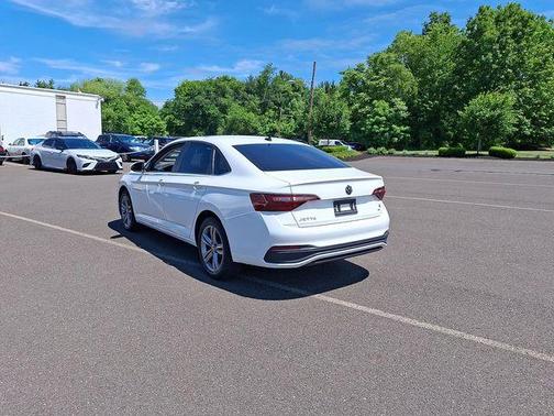 Opal White Pearl Effect 2024 Volkswagen Jetta 1.5T SE