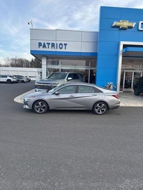 2023 Hyundai ELANTRA SEL