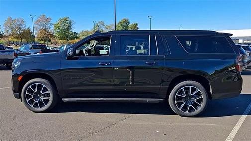 2024 Chevrolet Suburban RST