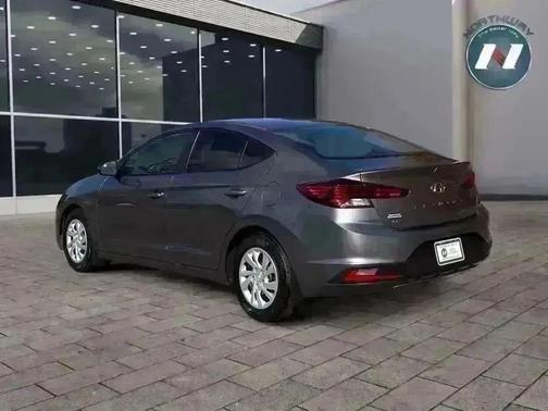 2020 Hyundai ELANTRA SE
