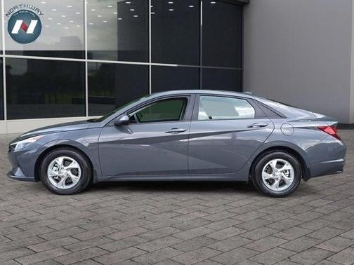 2023 Hyundai ELANTRA SE