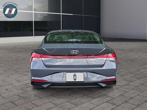 2023 Hyundai ELANTRA SE