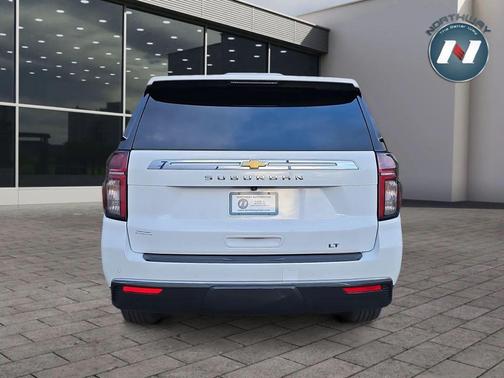 2023 Chevrolet Suburban LT