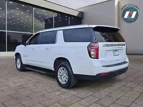 2023 Chevrolet Suburban LT