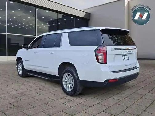 2023 Chevrolet Suburban LT