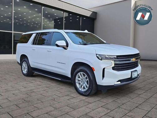 2023 Chevrolet Suburban LT