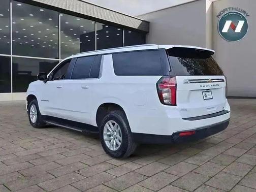 2023 Chevrolet Suburban LT