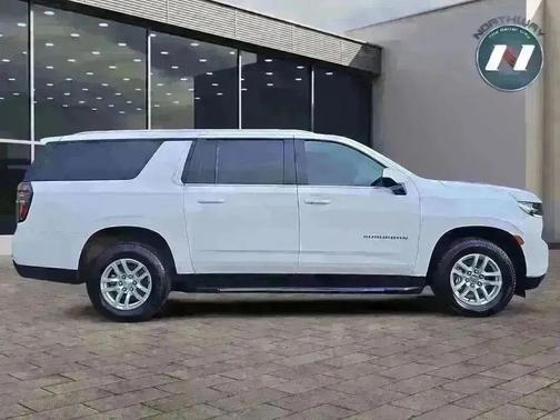 2023 Chevrolet Suburban LT