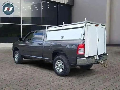 2022 RAM 2500 Tradesman Crew Cab 4x4 6'4' Box