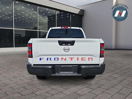 2024 Nissan Frontier S