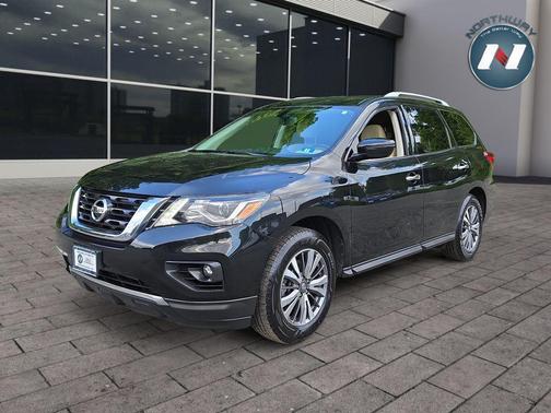 Magnetic Black Pearl 2020 Nissan Pathfinder SV 4WD