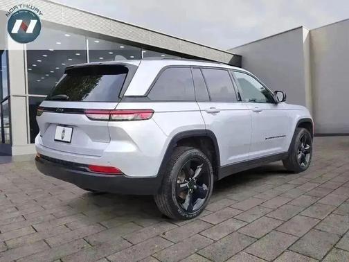 2024 Jeep Grand Cherokee Altitude