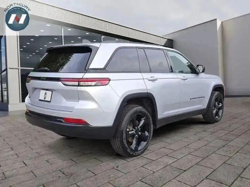 2024 Jeep Grand Cherokee Altitude