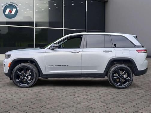 2024 Jeep Grand Cherokee Laredo