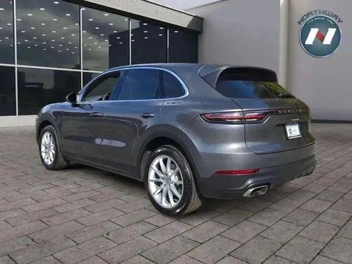 2022 Porsche Cayenne Platinum Edition