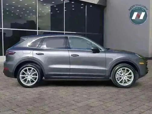 2022 Porsche Cayenne Platinum Edition