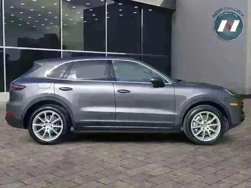 2022 Porsche Cayenne Platinum Edition