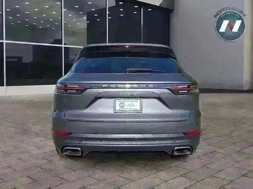 2022 Porsche Cayenne Platinum Edition