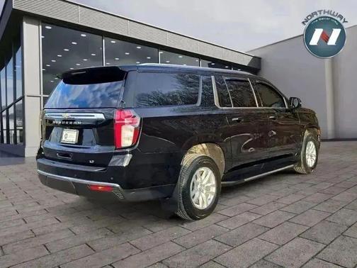 2022 Chevrolet Suburban LT