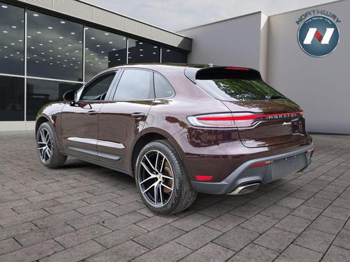 Copper Ruby Metallic 2023 Porsche Macan Macan