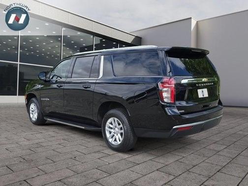 2022 Chevrolet Suburban LT