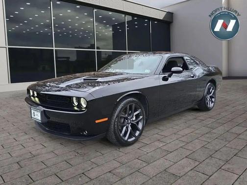 2022 Dodge Challenger SXT