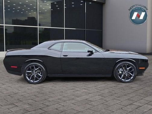 2022 Dodge Challenger SXT