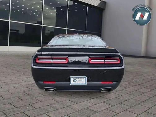 2022 Dodge Challenger SXT