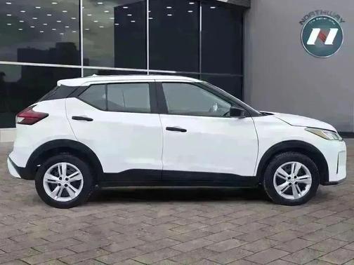 2023 Nissan Kicks S
