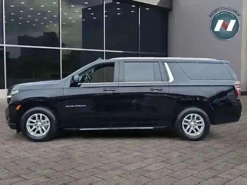 2022 Chevrolet Suburban LT