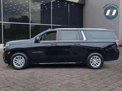 2022 Chevrolet Suburban LT